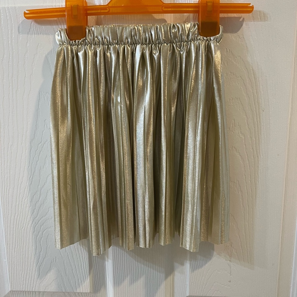 NWOT Elegant Gold Pleated Skirt